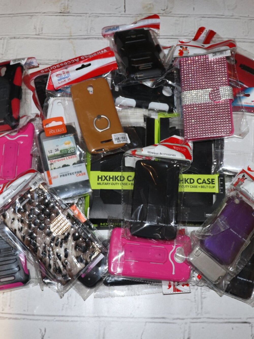📦 Mystery Tech Box · ~30 Mixed Phone Cases · New Old Stock